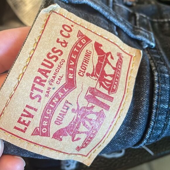 Levi’s High Rise short raw hemline black/ gray size 26 - Picture 3 of 8